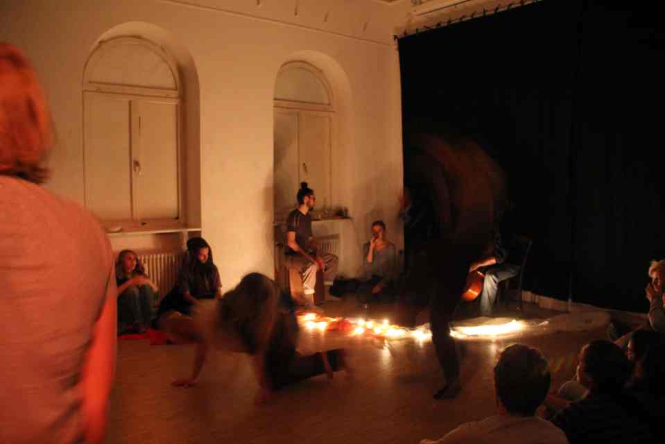 Anir Leben and friends improvised for the dance space.